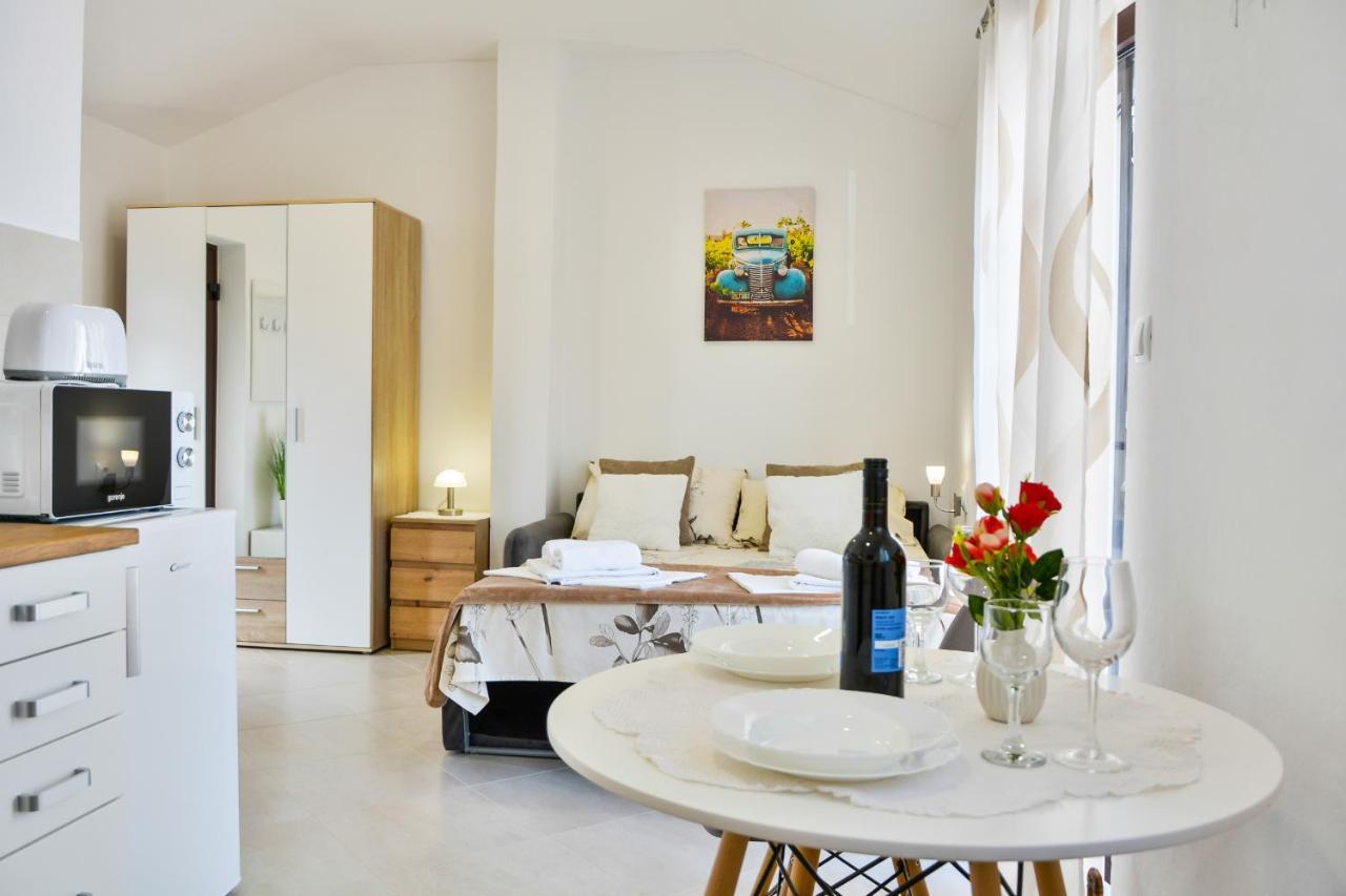 Gromila 2 Apartment เซนญ์ ภายนอก รูปภาพ