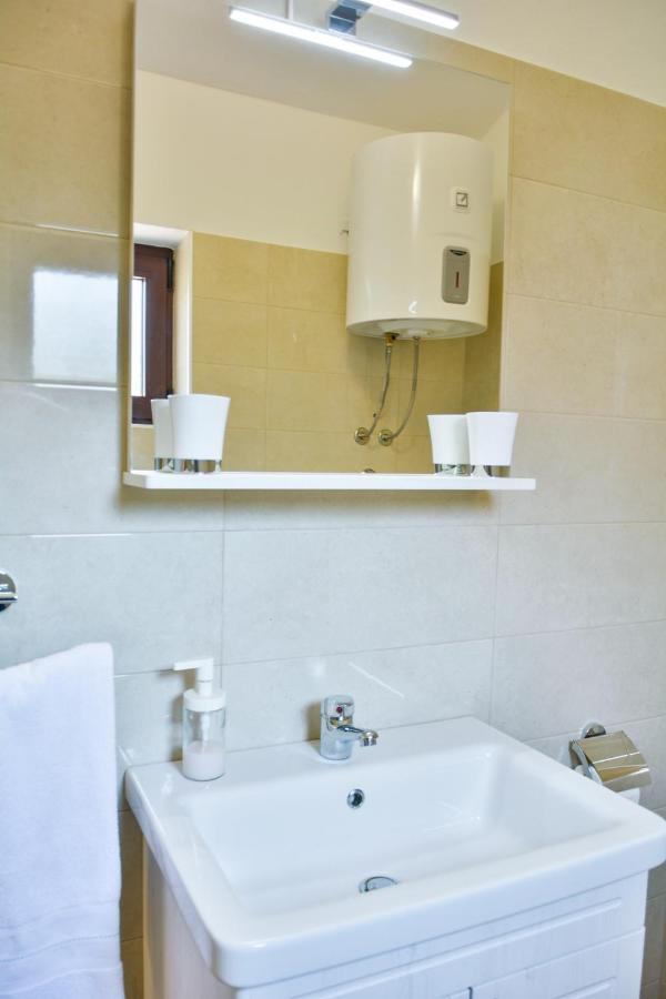 Gromila 2 Apartment เซนญ์ ภายนอก รูปภาพ
